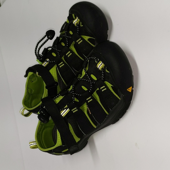 Keen youth Waterproof Hiking Sandals - Picture 2 of 8